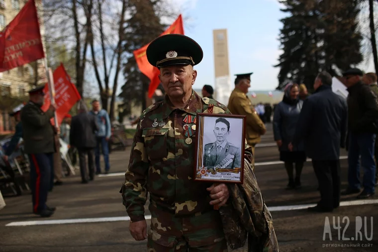 Фото: Живая память о героях: Кемерово празднует 77-й День Победы  16