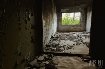 Фото: В Тюменской области власти снесли половину аварийного дома, в котором живут люди 1