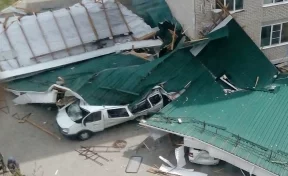 Ураган сорвал в Ставрополье крышу дома 