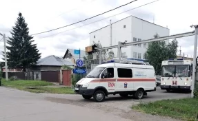 Аэромобильную группировку МЧС направили в разрушенную ураганом деревню в Кузбассе