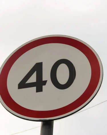 Кемеровчанка попросила власти обезопасить дорогу на Южном после гибели 9-летней девочки