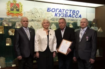 Фото: Кузбасские работники ЖКХ получили государственные награды 1