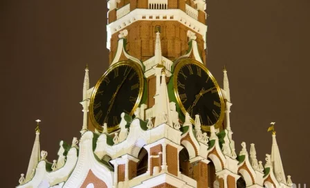 Кремль не будет судиться из-за масок с Путиным, заявил Песков