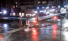 В Кемерове момент жёсткого ДТП с 4 пострадавшими попал на видео