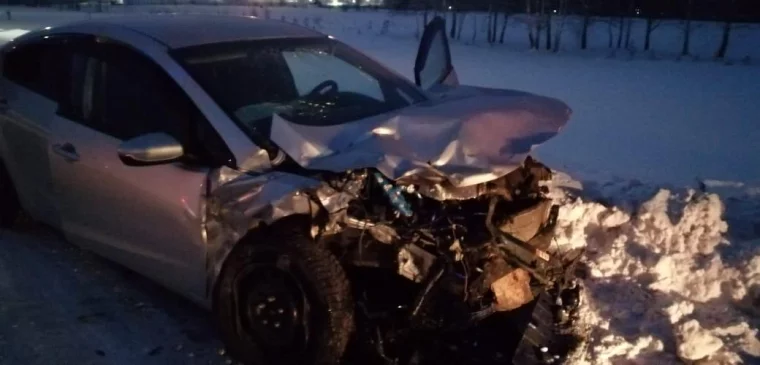 Фото: Три человека пострадали в ДТП с участием четырёх автомобилей в Кузбассе 2