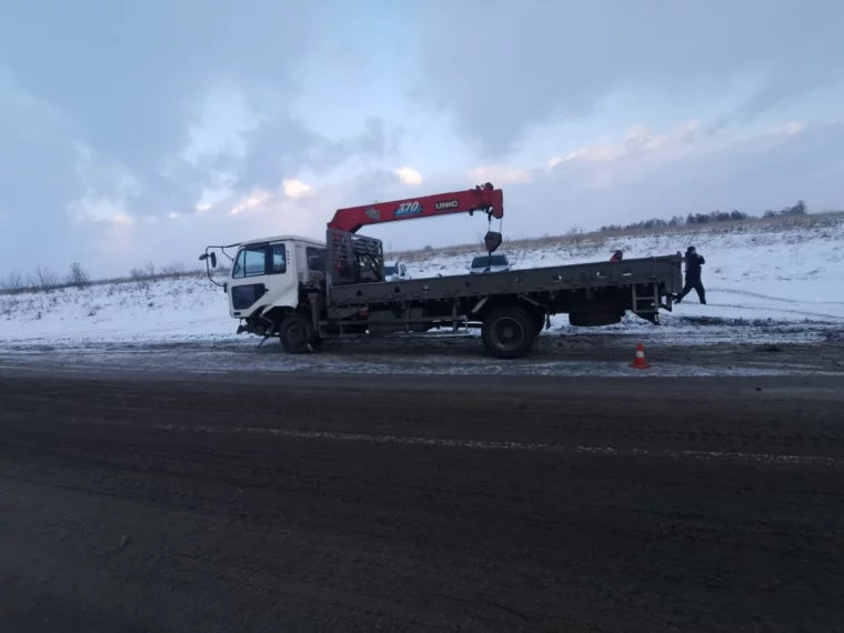 Фото: 35-летняя женщина погибла в ДТП с грузовиком на кузбасской трассе 2