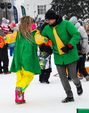 Хороводы, песни и зажигательные танцы: как прошли рождественские гуляния в Кемерове