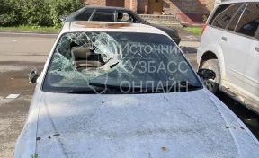 Кемеровчан обеспокоил опасный автомобиль возле детского сада