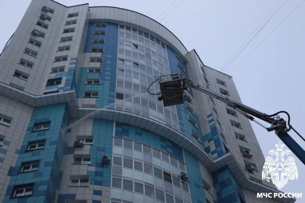 В Кемерове пожарные учились ликвидировать пожар после атаки БПЛА