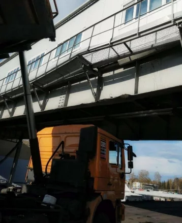 Фото: В Кузбассе отец и сын разбили два грузовика и остались должны почти 900 тысяч рублей 1