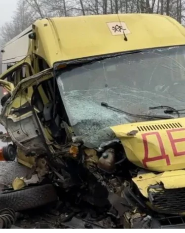 В Брянской области более 20 человек доставили в больницу после ДТП на трассе