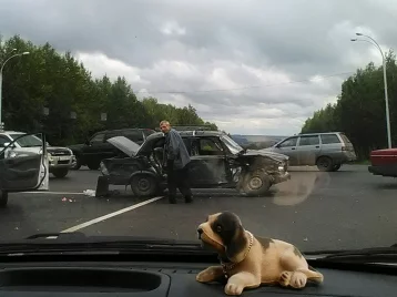 Фото: Недалеко от кемеровского аэропорта произошло серьёзное ДТП 1