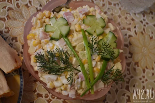 Гепатолог объяснила, почему с пловом нельзя есть заправленные майонезом салаты