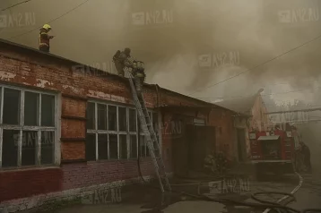 Фото: Площадь пожара в центре Кемерова превысила 100 квадратных метров 1