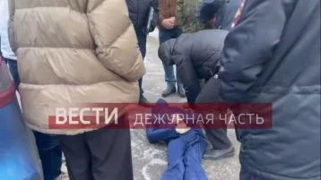 Фото: Воронежский полицейский дал показания на месте убийства бизнесмена в Кемерове 1