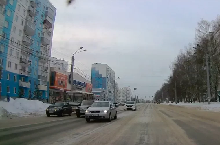 Фото: В Кузбассе водитель не стал дожидаться зелёного сигнала светофора и поплатился за это 1