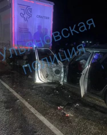 В Ульяновской области в ДТП с грузовиком погибли 3 человека