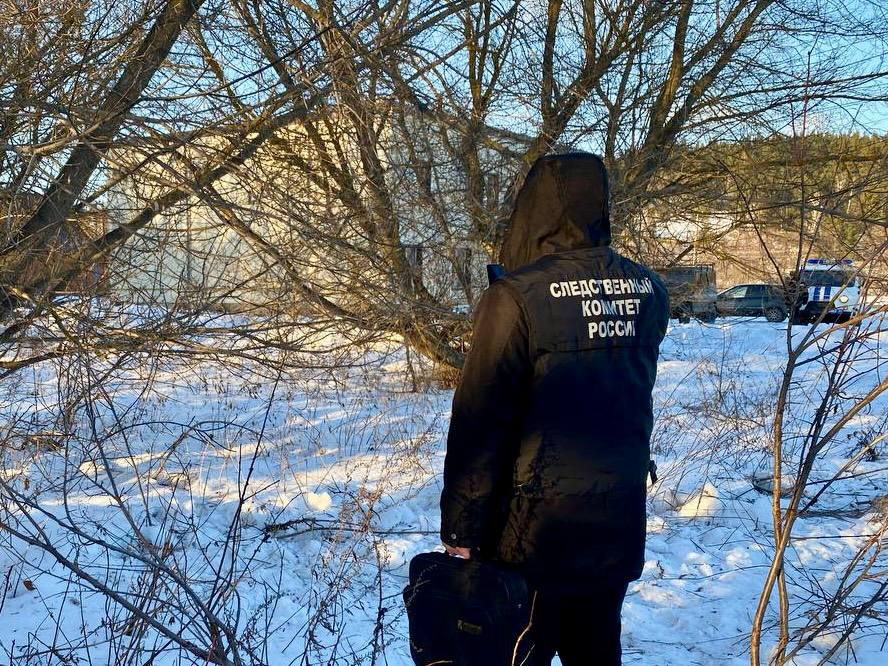Следком: прохожий нашёл тело 14-летней девочки в Саратовской области