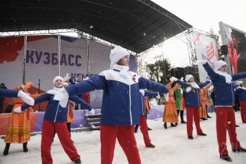 Фото: В Кемерове празднуют День народного единства 3