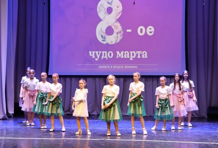 Фото: В Кемерове прошёл областной приём по случаю 8 Марта: женщин поздравил губернатор 2