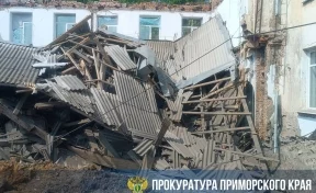 В Приморье в школе обрушился спортзал во время реконструкции 