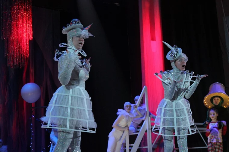 Фото: Премьера мюзикла «Новогодняя сказка» состоялась в кемеровском Дворце культуры «Содружество» 6