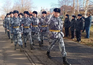 Фото: В Кемерове полицейские поздравили легендарную Анну Котенко: ей исполнился 101 год 4