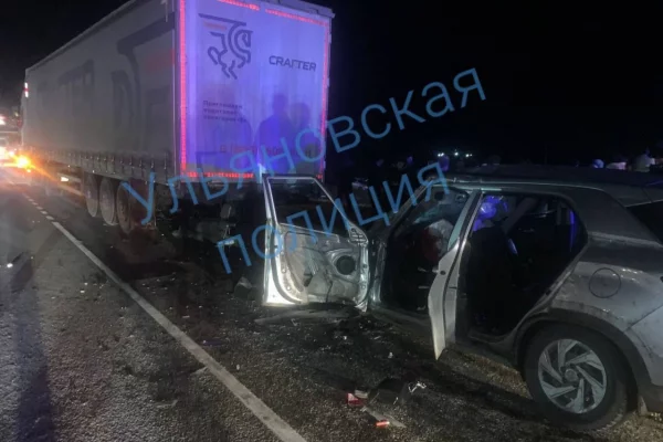 В Ульяновской области в ДТП с грузовиком погибли 3 человека