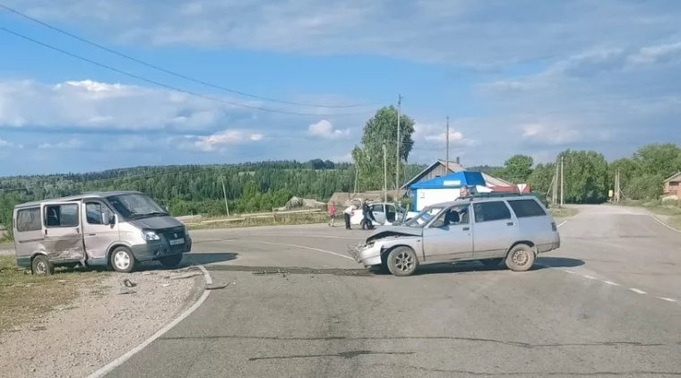 Фото: Кузбассовцы на похищенном автомобиле попали в ДТП в Алтайском крае 2