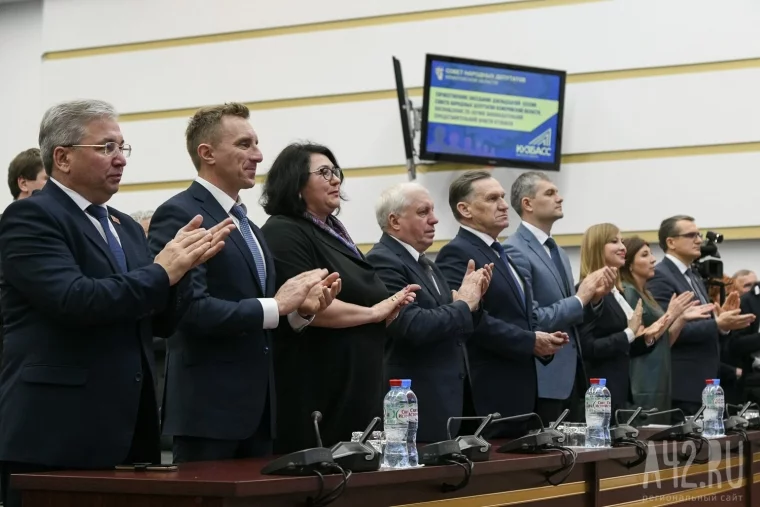 Фото: «Цель — благополучие кузбассовцев»: Сергей Цивилёв принял участие в торжественной сессии регионального парламента 9