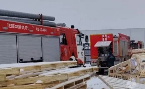 В Калуге на бывшем заводе Volkswagen загорелся склад с пенопластом 