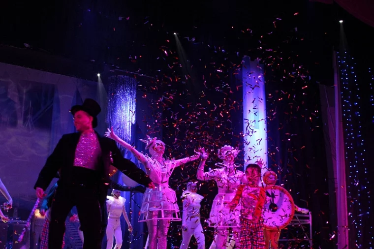 Фото: Премьера мюзикла «Новогодняя сказка» состоялась в кемеровском Дворце культуры «Содружество» 8