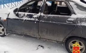 Пьяный кузбассовец разбил стекло чужой машины, чтобы похитить сигареты и зажигалку