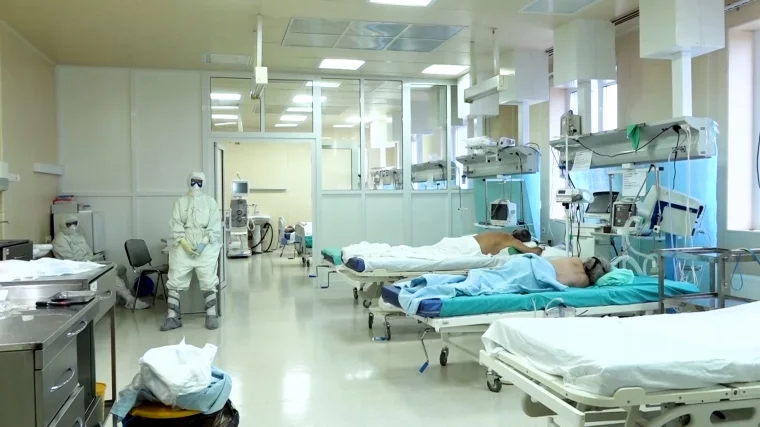 Фото: «Люди паникуют, задыхаясь»: как студентка Кемеровского медицинского университета спасает пациентов в ковидном госпитале 2