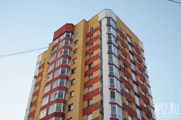 Фото: Соцсети: в Новокузнецке мужчина упал с высоты 14 этажа 1