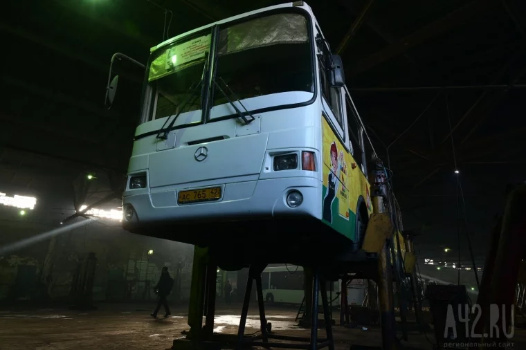 Фото: Слесарь рассказал о сложностях ремонта автобусов в Кемерове 1