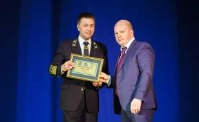 Компания «Стройсервис» подарила КузГТУ сертификат на оборудование в День российской науки
