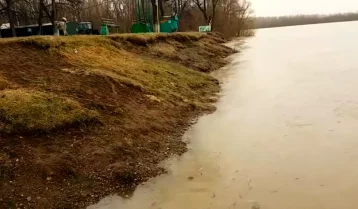Фото: В Новокузнецке затопило городской пляж 1
