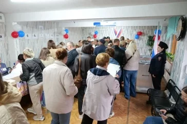 Фото: Губернатор Кузбасса и мэр Кемерова пришли на избирательные участки 2