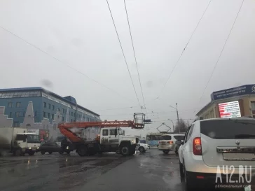 Фото: Кузнецкий проспект в Кемерове парализовали огромные пробки 3