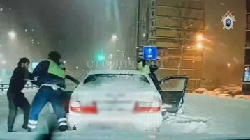 Фото: В Новой Москве двое мужчин напали на сотрудников ДПС 1