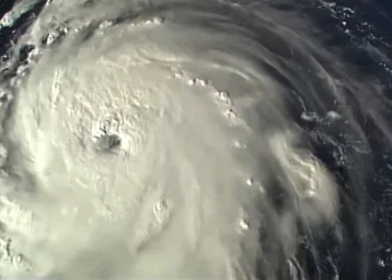 Фото: Видео урагана в США шокировало пользователей Сети 1
