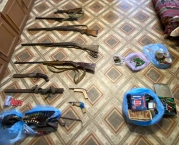Фото: Кузбассовец незаконно хранил дома три охотничьих ружья, обрез и более 500 патронов 1