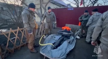 Фото: Затопило 600 домов: в Орске продолжают эвакуировать людей  из-за размыва дамбыа дамбы 1