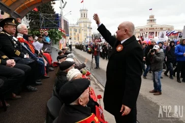 Фото: Сергей Цивилёв принял участие в шествии «Бессмертного полка»  по случаю 73-й годовщины победы 2
