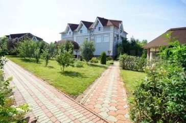 Фото: Четырёхэтажный дом с мраморной лестницей под Кемеровом продают за 34 млн рублей 2