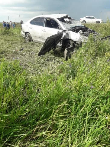 Фото: Водитель иномарки насмерть разбился на кузбасской трассе 3