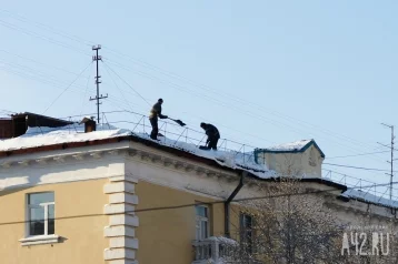 Фото: Более сотни нарушений: в Кузбассе управляющие компании накажут за плохую уборку снега 1