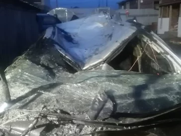 Фото: На Сахалине в реку с моста упал автомобиль, погибли три человека  3