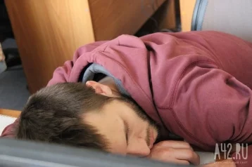 Фото: Врач рассказал, какие простые правила помогут справиться с бессонницей 1